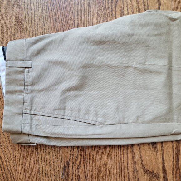Lot of 2 Eddie Bauer 33 x 32 Wrinkle Free Classic Cut Khaki Pants - Picture 11 of 16